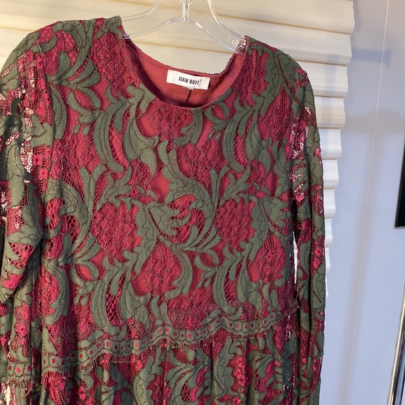Hunter green and burgundy lace flowery with flare sleeves mid calf dress size M - Picture 4 of 5